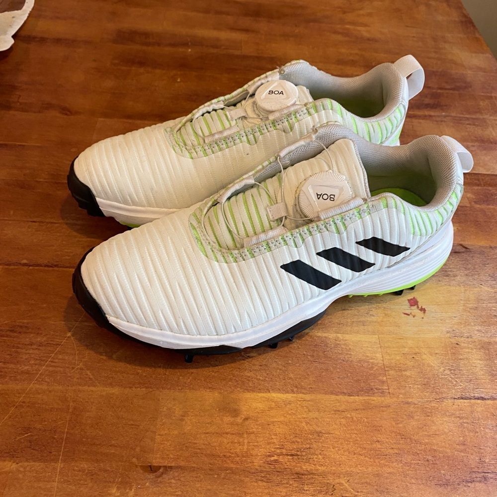 Youth adidas golf shoes BOA size 3